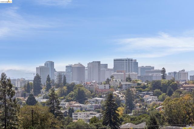 340 San Carlos Ave., Piedmont, CA 94611