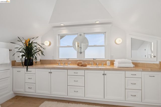 340 San Carlos Ave., Piedmont, CA 94611