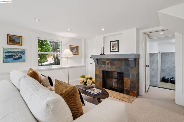 340 San Carlos Ave., Piedmont, CA 94611