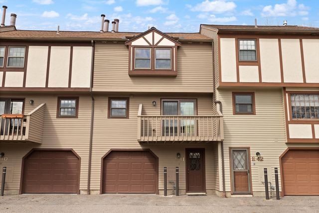 E41 Scotty Hollow Dr E41, Chelmsford, MA 01863