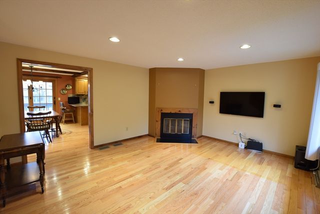 E41 Scotty Hollow Dr E41, Chelmsford, MA 01863