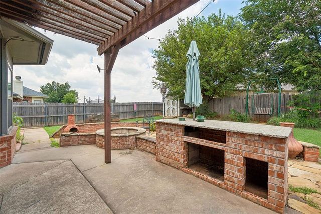 2705 NW 160th Terrace, Edmond, OK 73013