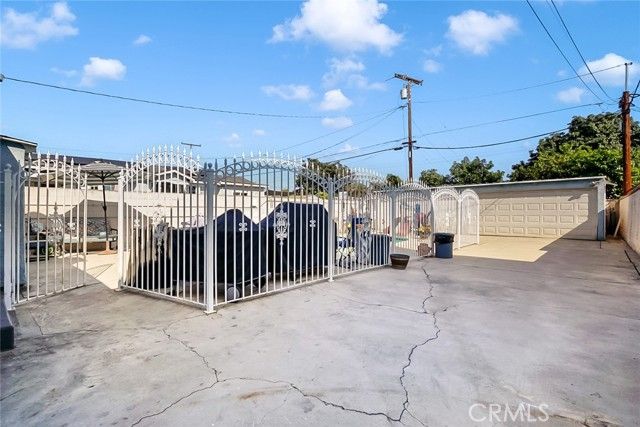 6336 Pala Avenue, Bell, CA 90201