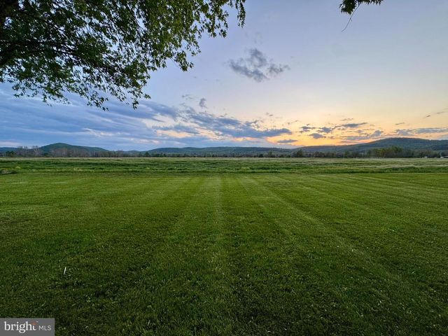 38 CARROLLS TRACT RD, Fairfield, PA 17320