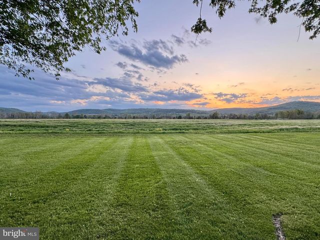 38 CARROLLS TRACT RD, Fairfield, PA 17320