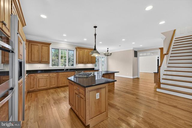 451 SENECA RD, Great Falls, VA 22066