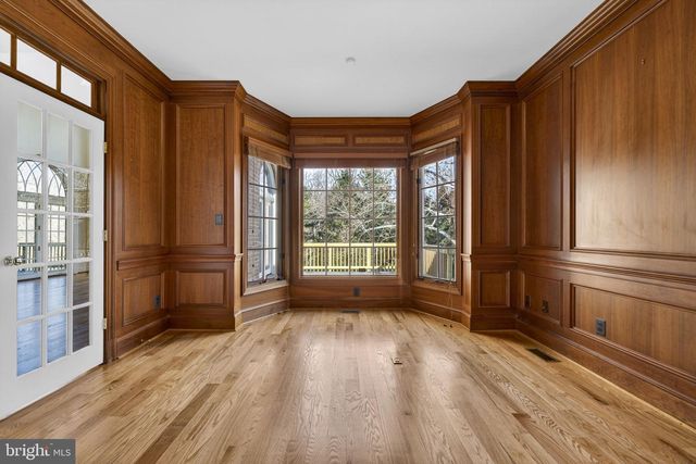 451 SENECA RD, Great Falls, VA 22066