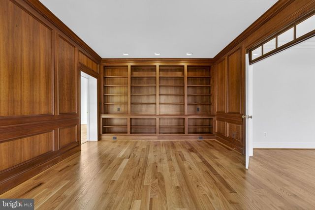 451 SENECA RD, Great Falls, VA 22066