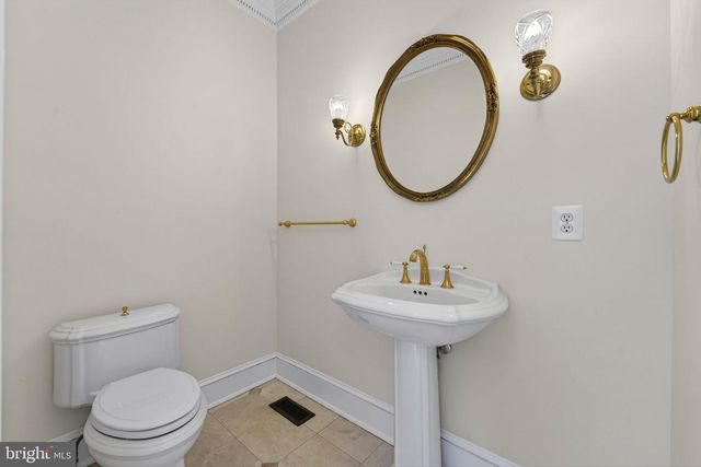 451 SENECA RD, Great Falls, VA 22066