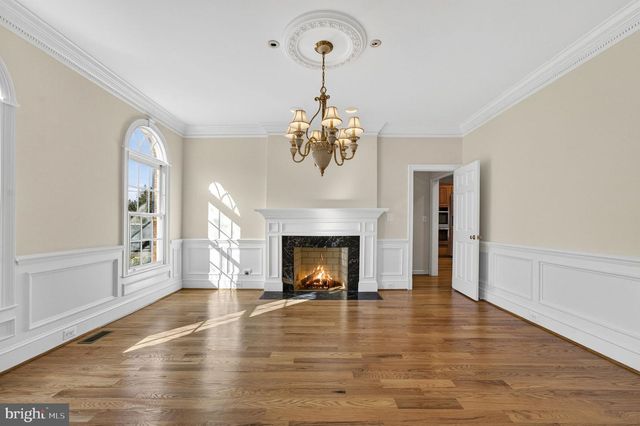 451 SENECA RD, Great Falls, VA 22066