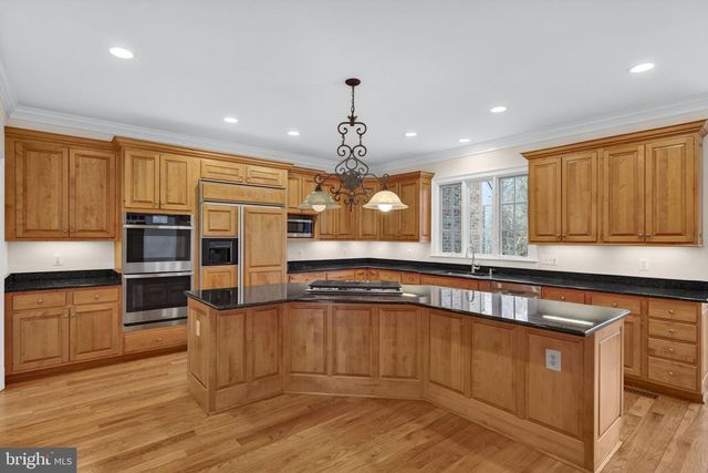 451 SENECA RD, Great Falls, VA 22066