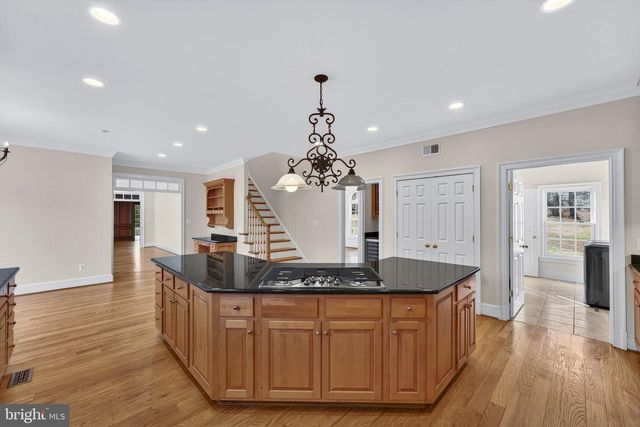 451 SENECA RD, Great Falls, VA 22066