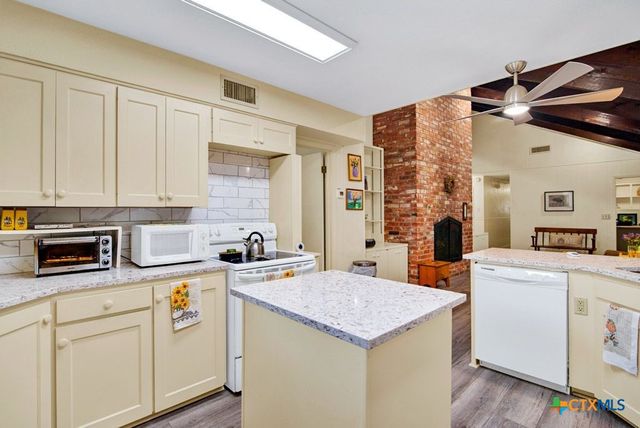 97 W Mimosa Circle, San Marcos, TX 78666