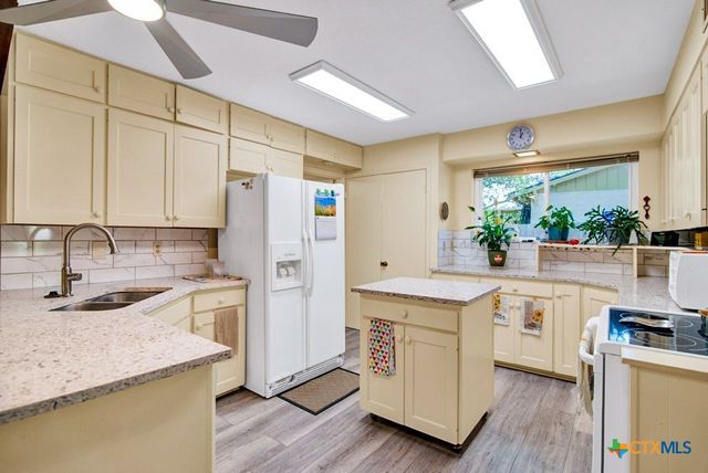 97 W Mimosa Circle, San Marcos, TX 78666