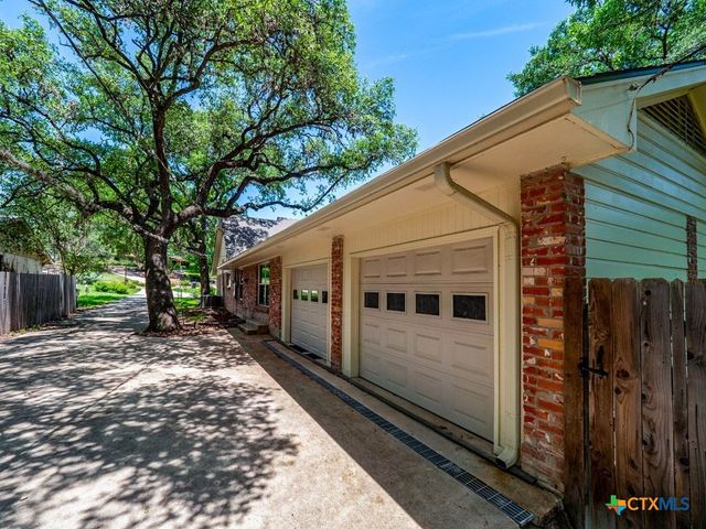 97 W Mimosa Circle, San Marcos, TX 78666