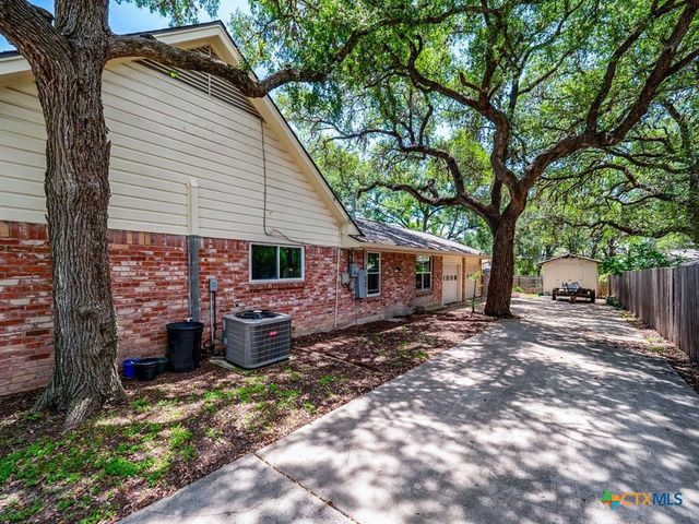97 W Mimosa Circle, San Marcos, TX 78666