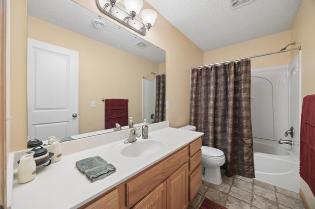 11265 68th Street NE, Albertville, MN 55301