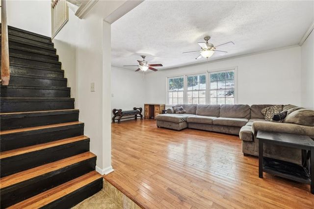 19 Roving Hills Circle, Cartersville, GA 30121