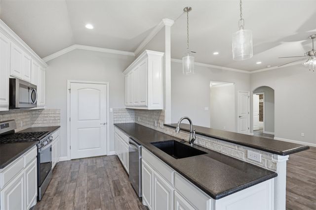 11828 Serval Street, Godley, TX 76044