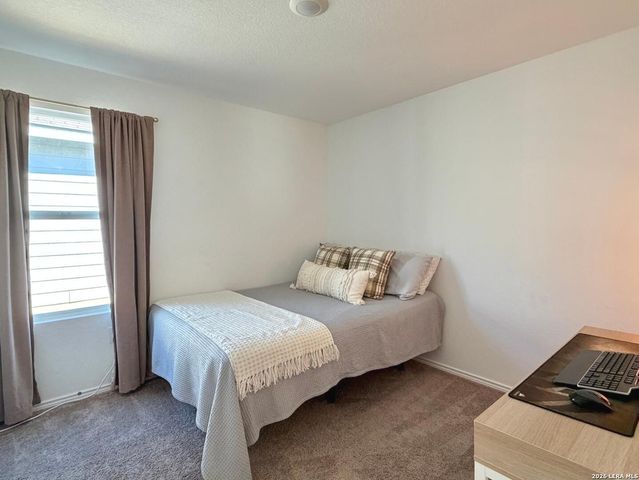 13322 Furyk Dr, San Antonio, TX 78230