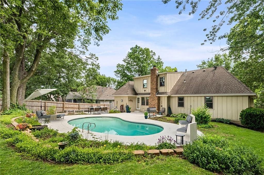 12606 W 69th Street, Shawnee, KS 66216
