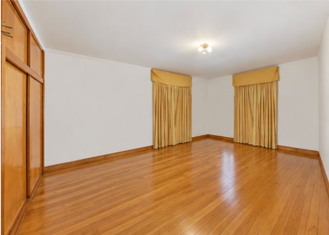 855 W 73rd Street, Chicago, IL 60621
