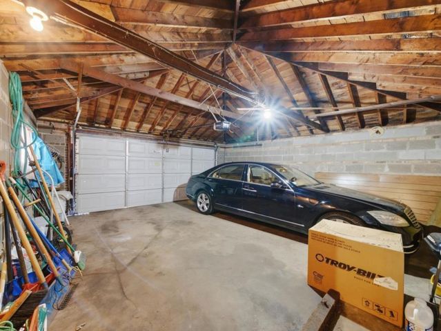 855 W 73rd Street, Chicago, IL 60621