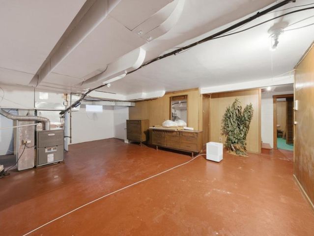 855 W 73rd Street, Chicago, IL 60621