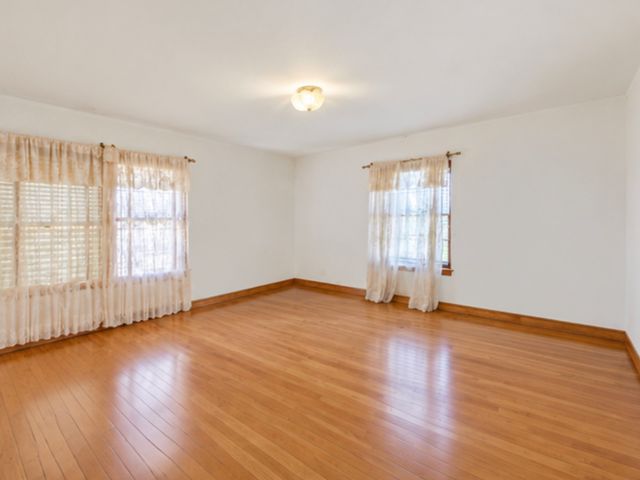 855 W 73rd Street, Chicago, IL 60621