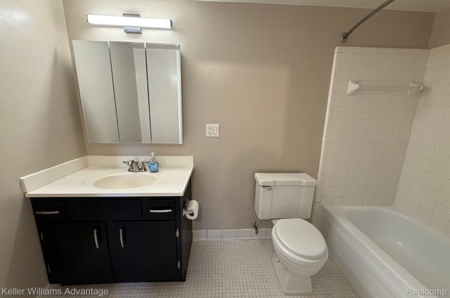 30709 Shiawassee Road 71, Farmington, MI 48336