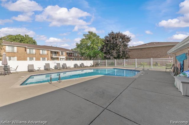 30709 Shiawassee Road 71, Farmington, MI 48336