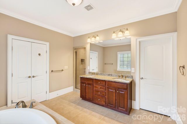 7945 Rolling Creek Court, Charlotte, NC 28270