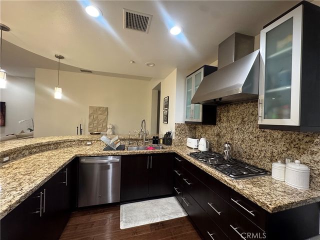 21 Gramercy 218, Irvine, CA 92612