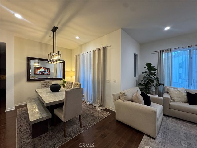 21 Gramercy 218, Irvine, CA 92612