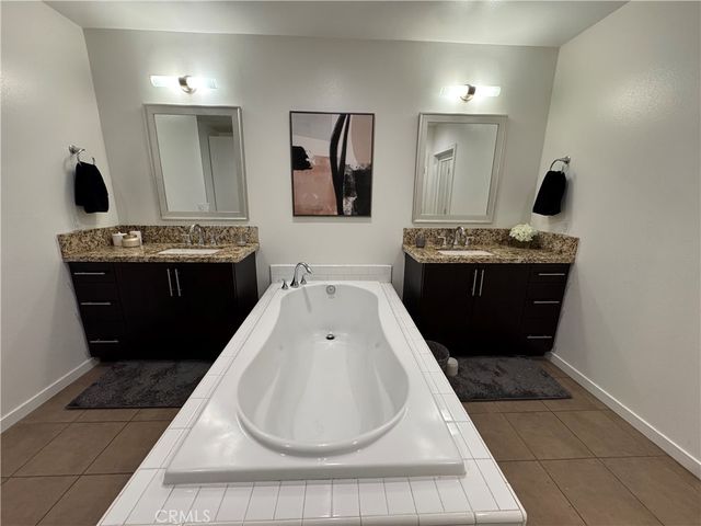 21 Gramercy 218, Irvine, CA 92612