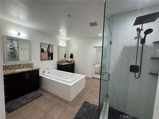 21 Gramercy 218, Irvine, CA 92612