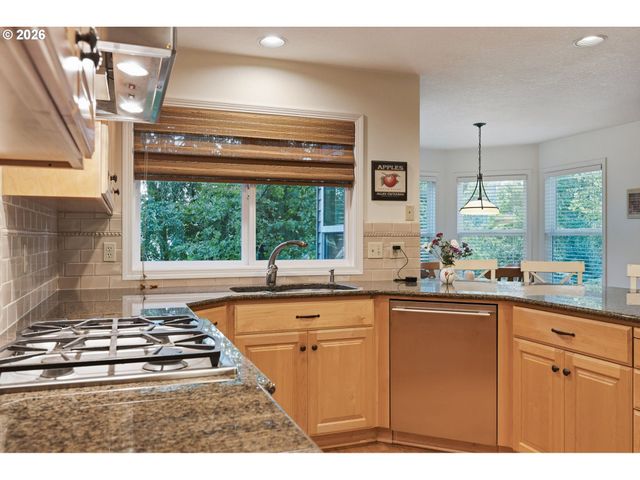 14735 Sw PEACHTREE Dr, Portland, OR 97224