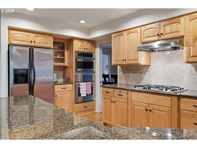 14735 Sw PEACHTREE Dr, Portland, OR 97224