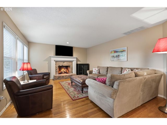 14735 Sw PEACHTREE Dr, Portland, OR 97224