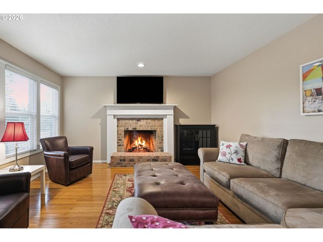 14735 Sw PEACHTREE Dr, Portland, OR 97224