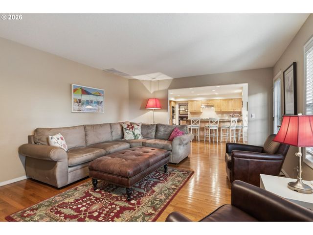 14735 Sw PEACHTREE Dr, Portland, OR 97224