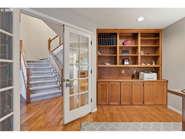 14735 Sw PEACHTREE Dr, Portland, OR 97224