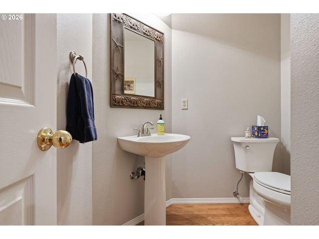 14735 Sw PEACHTREE Dr, Portland, OR 97224