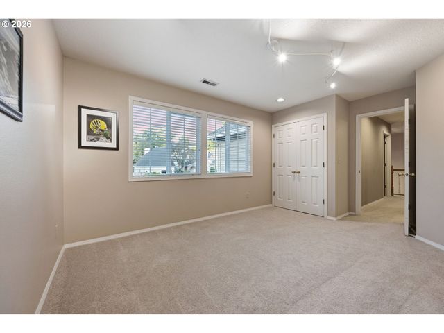 14735 Sw PEACHTREE Dr, Portland, OR 97224