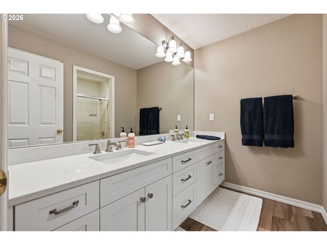 14735 Sw PEACHTREE Dr, Portland, OR 97224