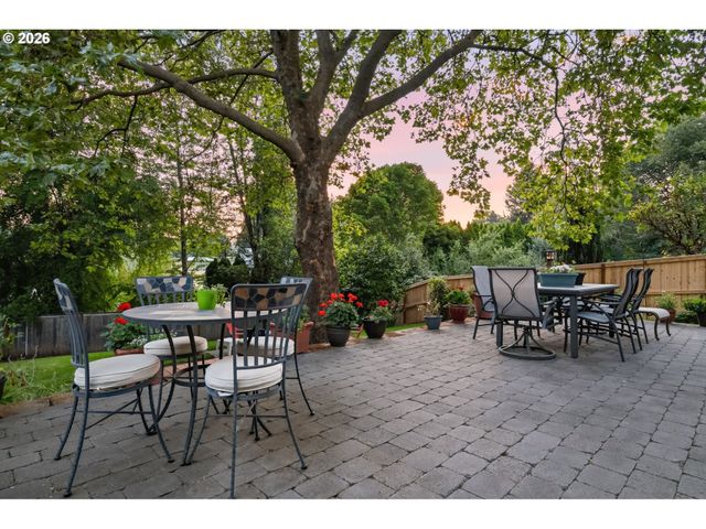 14735 Sw PEACHTREE Dr, Portland, OR 97224