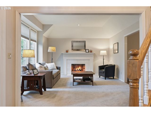14735 Sw PEACHTREE Dr, Portland, OR 97224