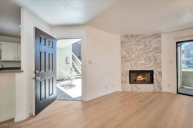 5076 South Rainbow Boulevard 104, Las Vegas, NV 89118