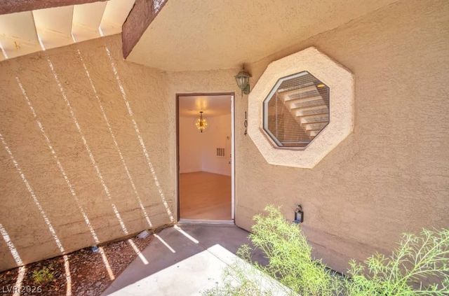 5076 South Rainbow Boulevard 104, Las Vegas, NV 89118
