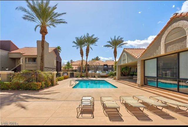 5076 South Rainbow Boulevard 104, Las Vegas, NV 89118